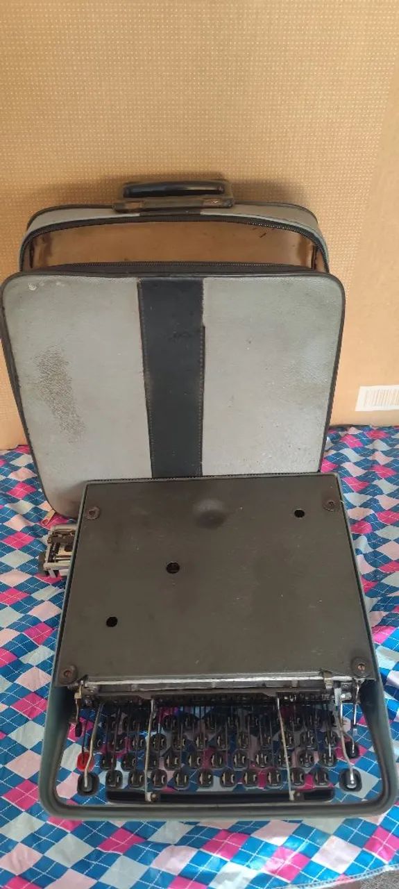 Máquina de escrever Olivetti letera 22 - Foto 3