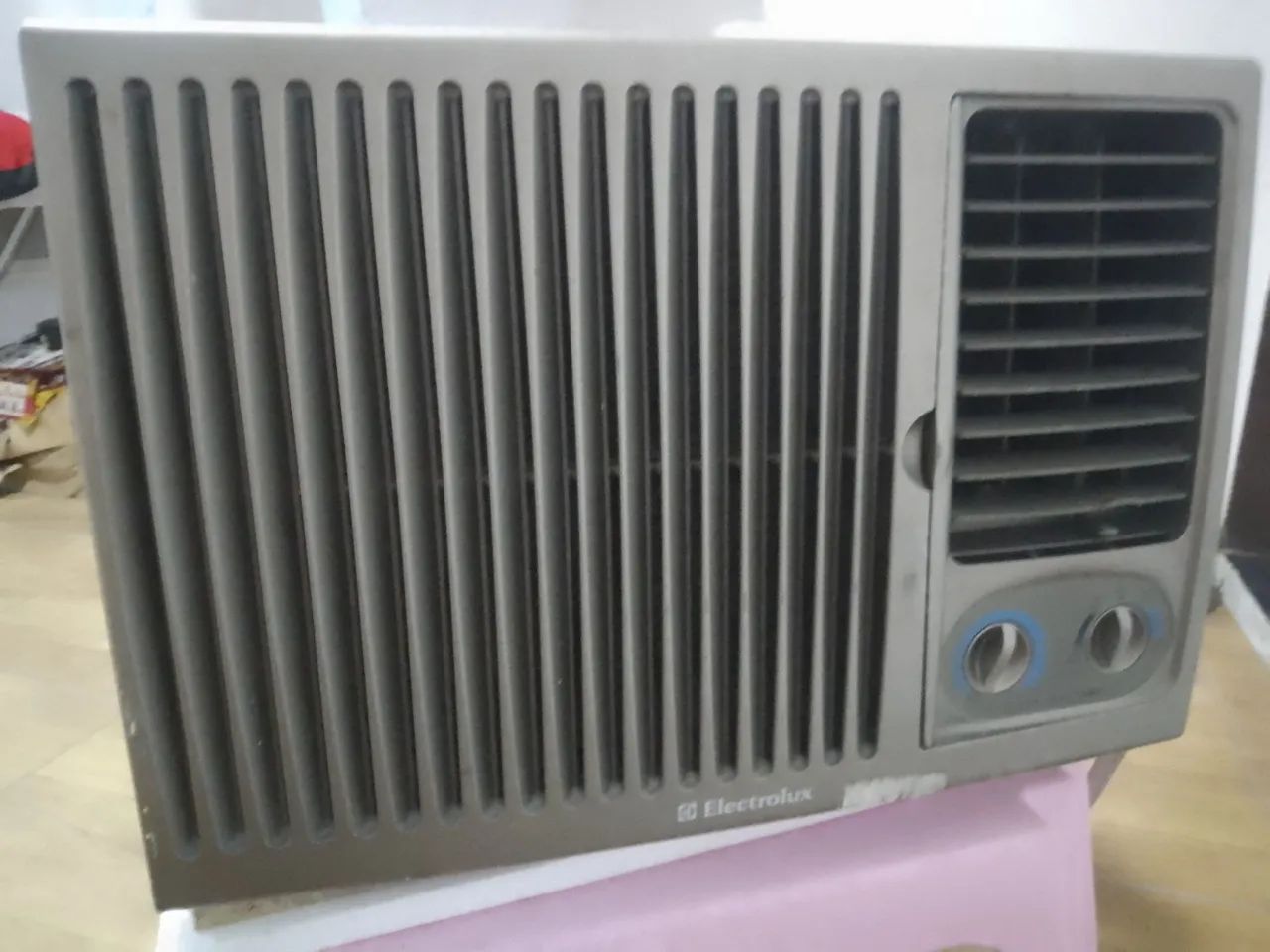 Ar condicionado Eletrolux de janela  - Foto 3
