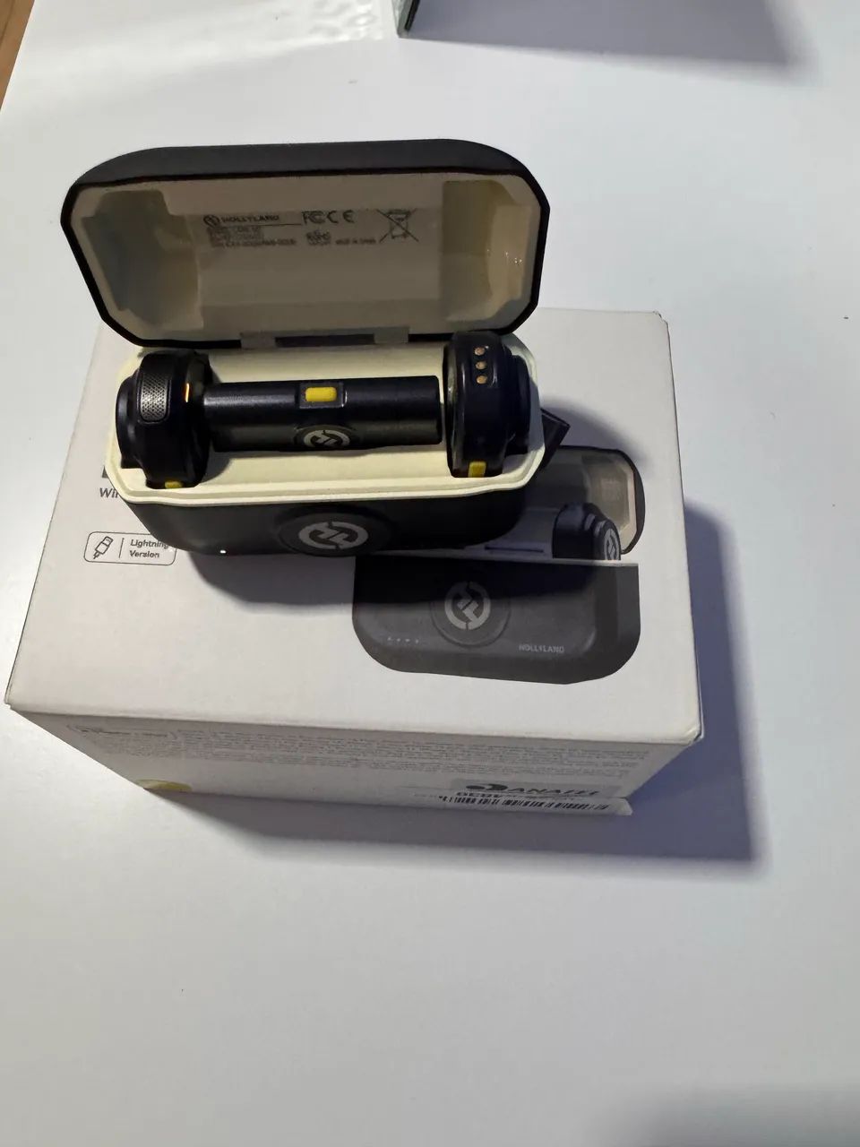 HOLLYLAND LARK M2 (Lightning) - Microfone Invisível para iPhone