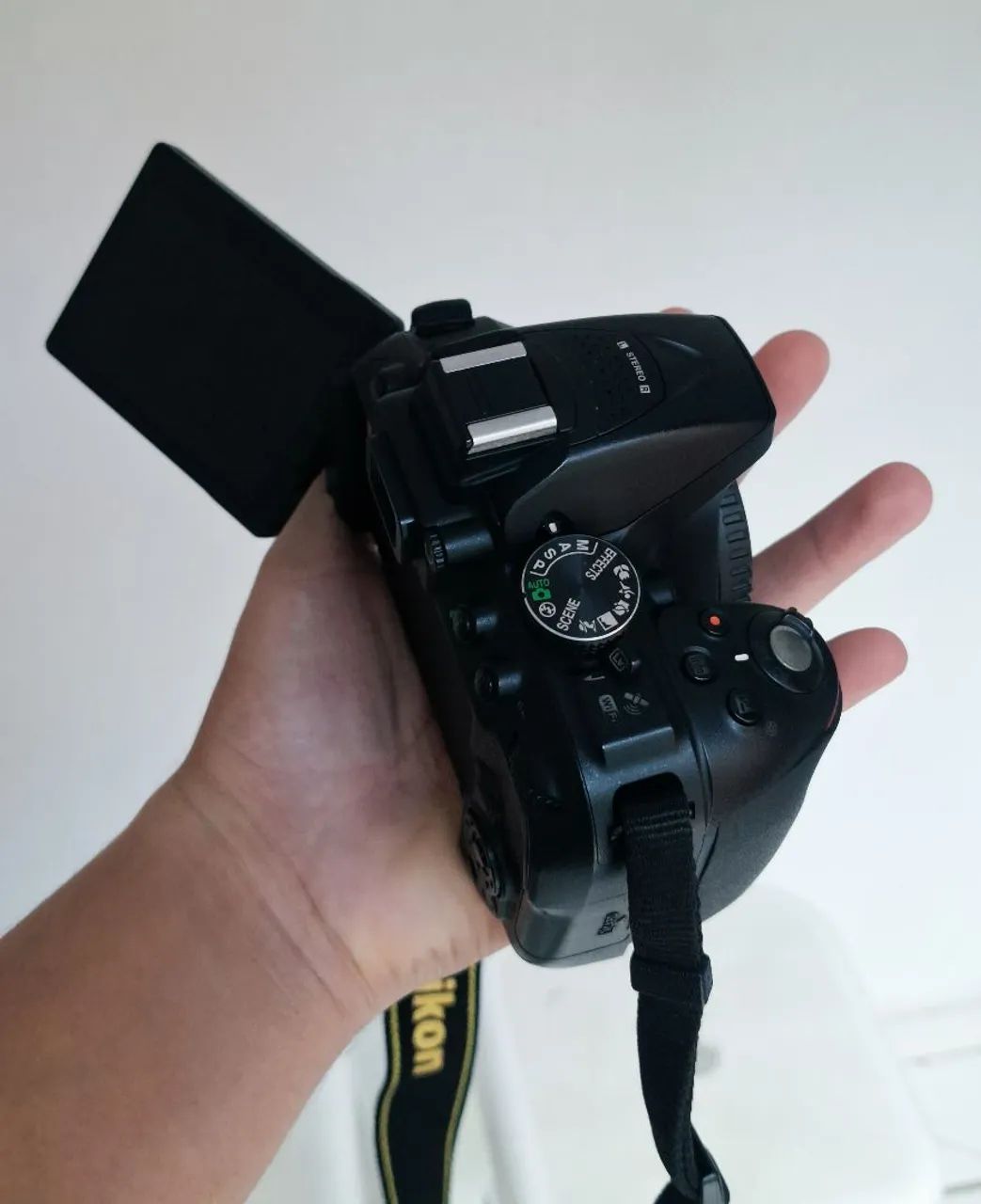 Câmera Nikon D5300 com acessórios