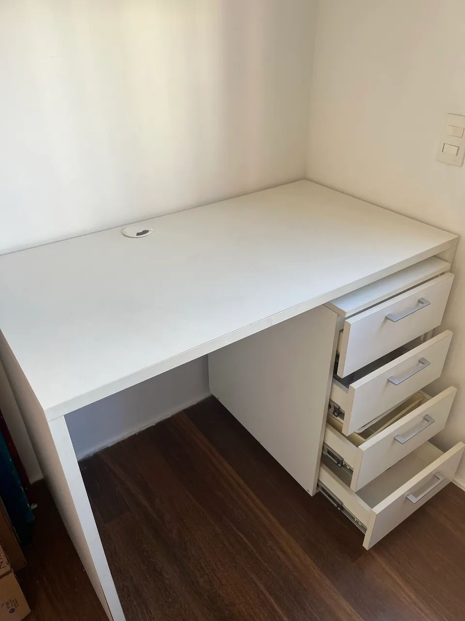 Escrivaninha branca MDF com gaveteiro  - Foto 2