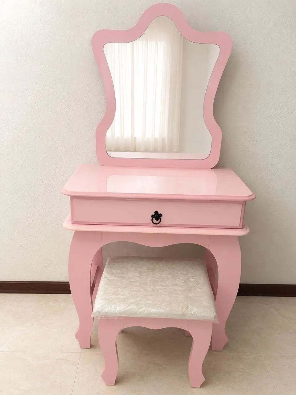 Linda Penteadeira Rosa Completa com Espelho e Banqueta
