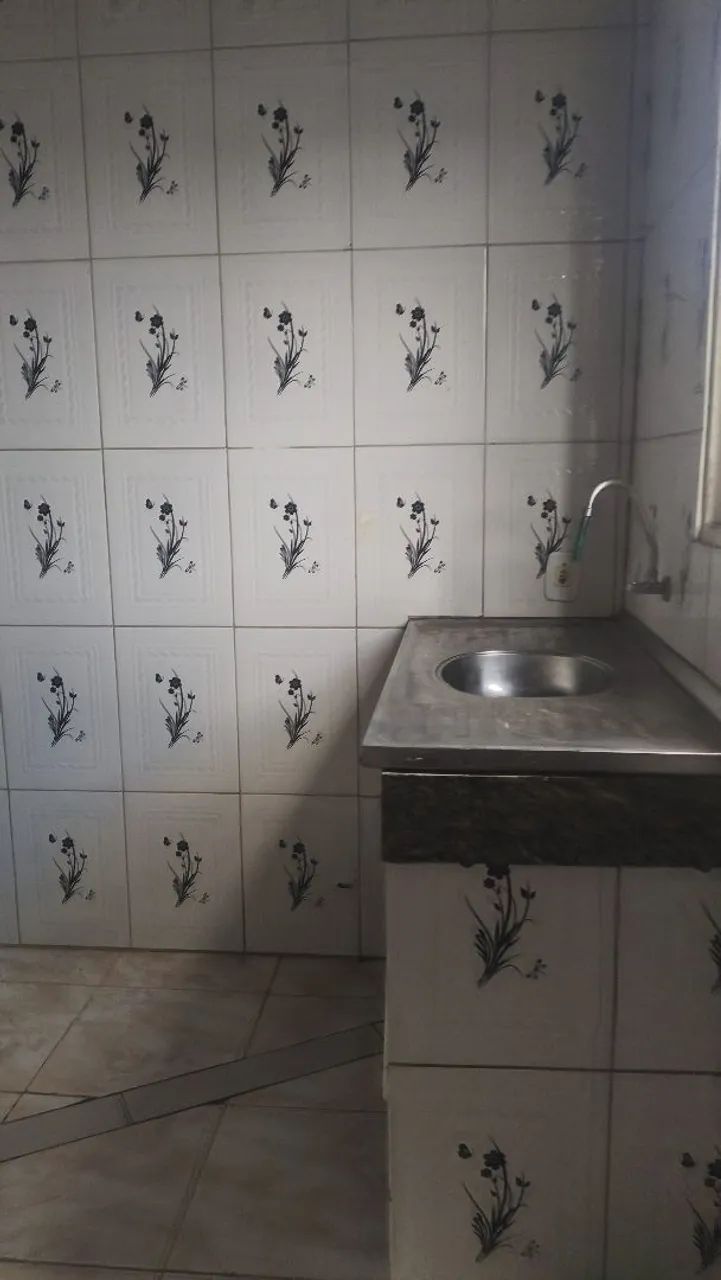 Alugo casa de fundo com 3 quartos  - Foto 3