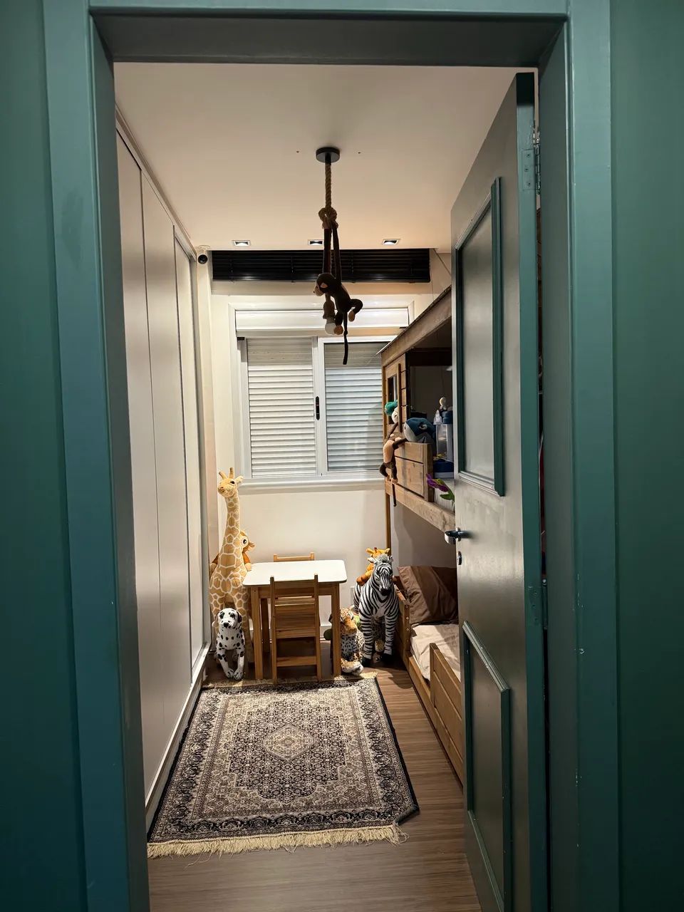 Apartamento alto, vista incrível e mobiliado com amor  - Foto 4