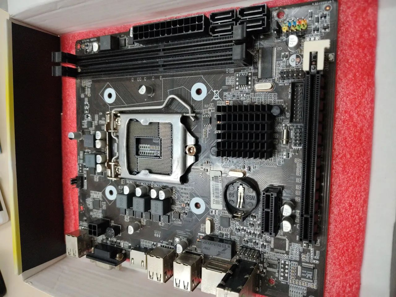 Placa-mãe TG-HM55G336 - COM DEFEITO / PARA REPARO - Foto 2