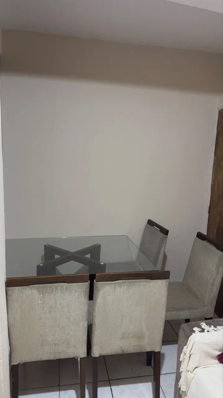 Mesa de jantar 4 cadeiras