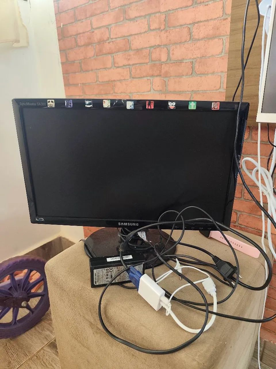 Monitor com adaptador 