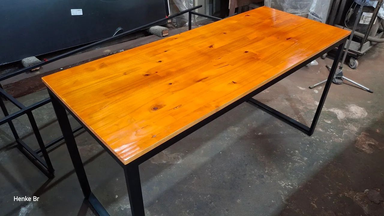 Mesa em Pinus - Foto 2