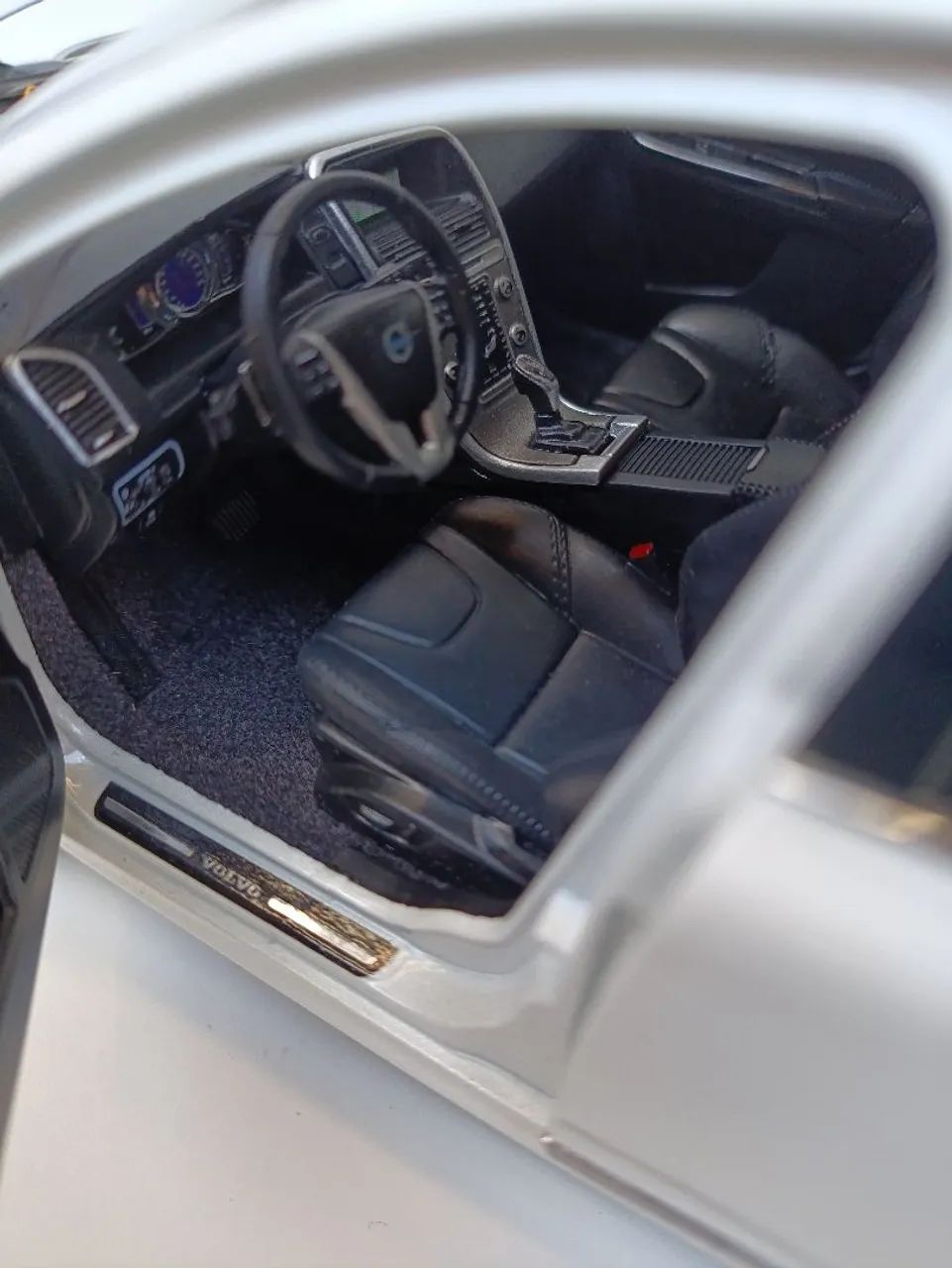 Miniatura volvo XC60 2016 1:18 - Foto 4