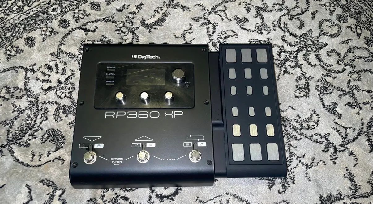 Pedaleira multiefeito Digitech RP360XP