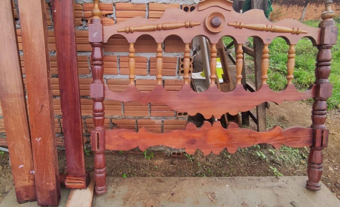 Cama casal com colchão 