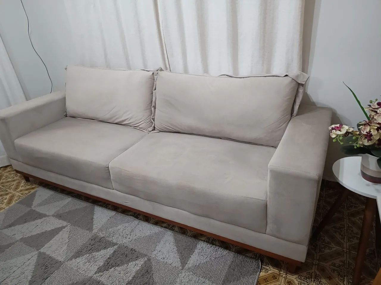 Sofá 4 lugares seminovo - Foto 4