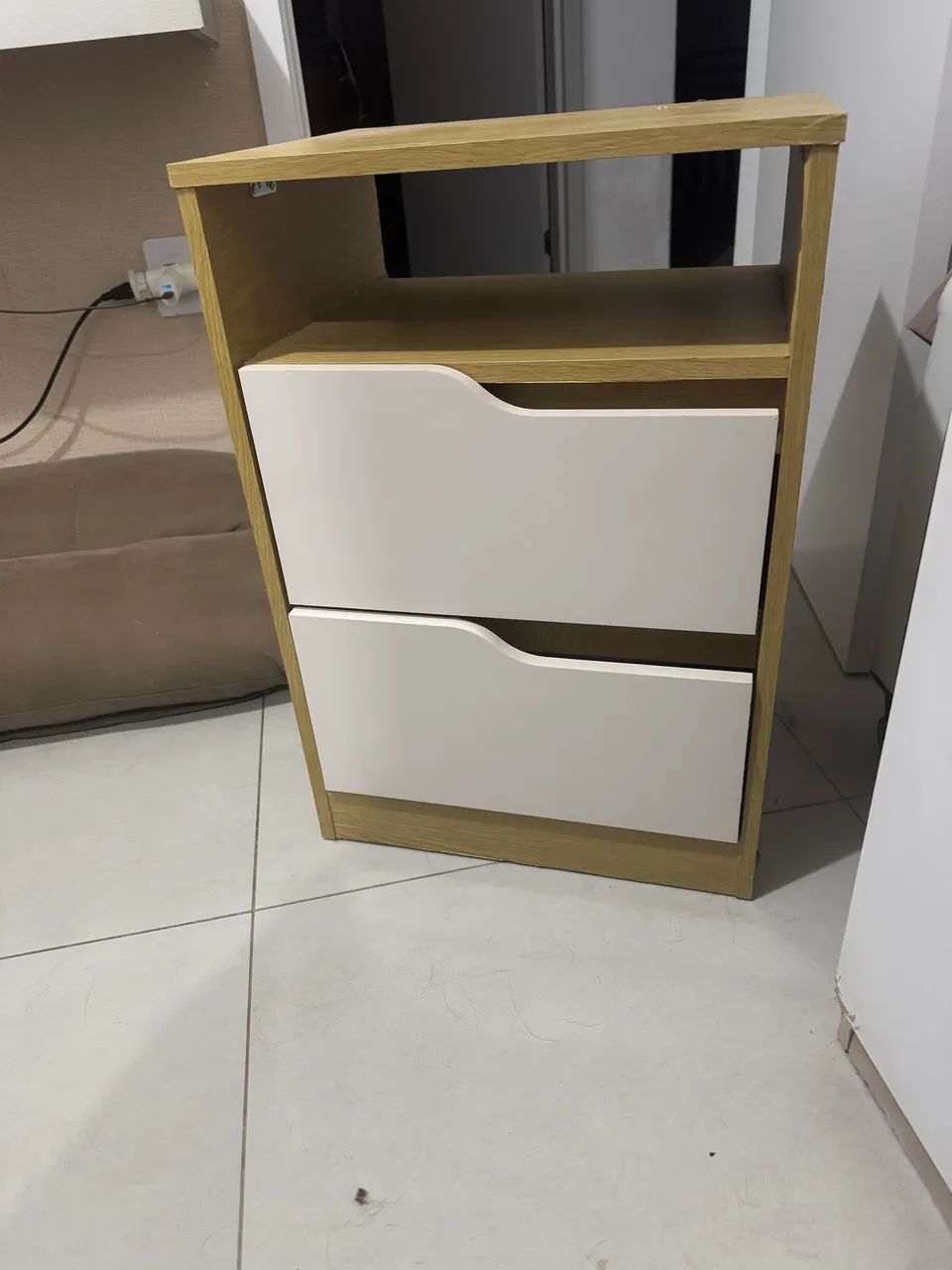 Vendo mesa de cabeceira/bidê com duas gavetas - Foto 3