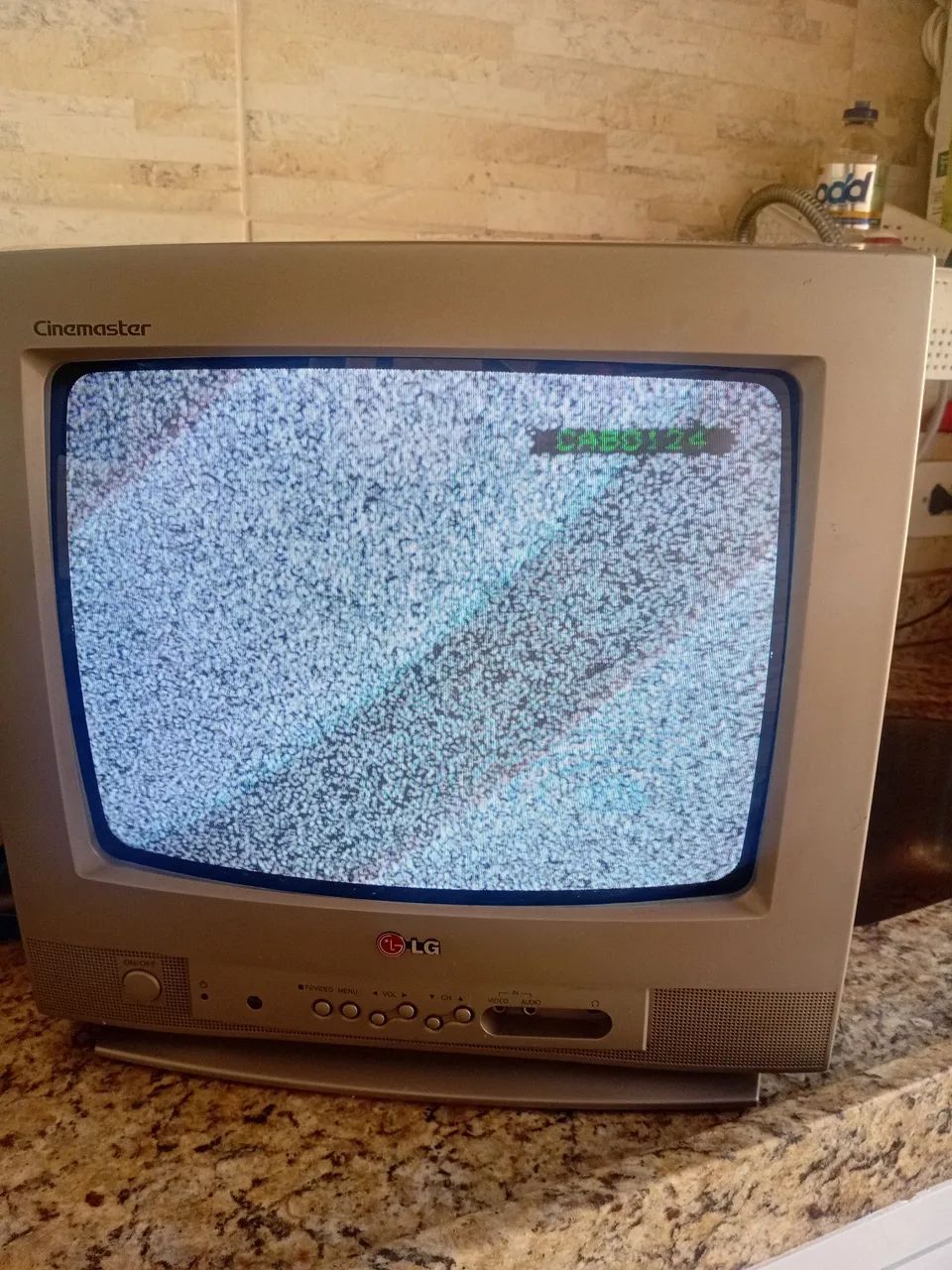 Vendo TV LG 14 polegadas de tubo - Foto 2