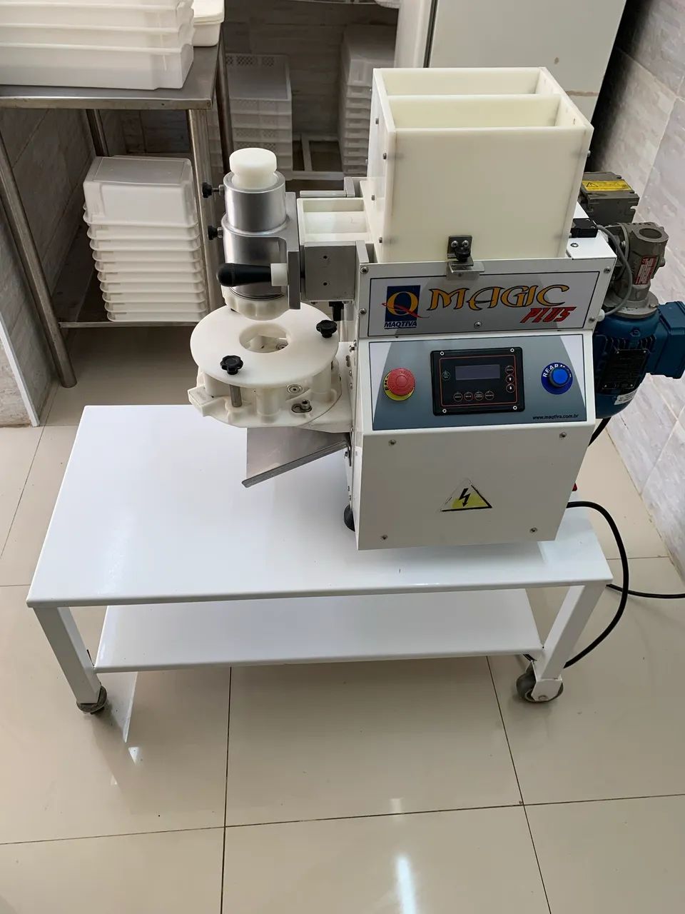 Modeladora de salgados Maqtiva plus 229 volts 
