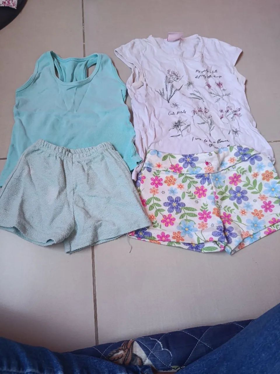 Lote roupas novas e semi novas mais de 100 peças e tem Jean novas - Foto 5