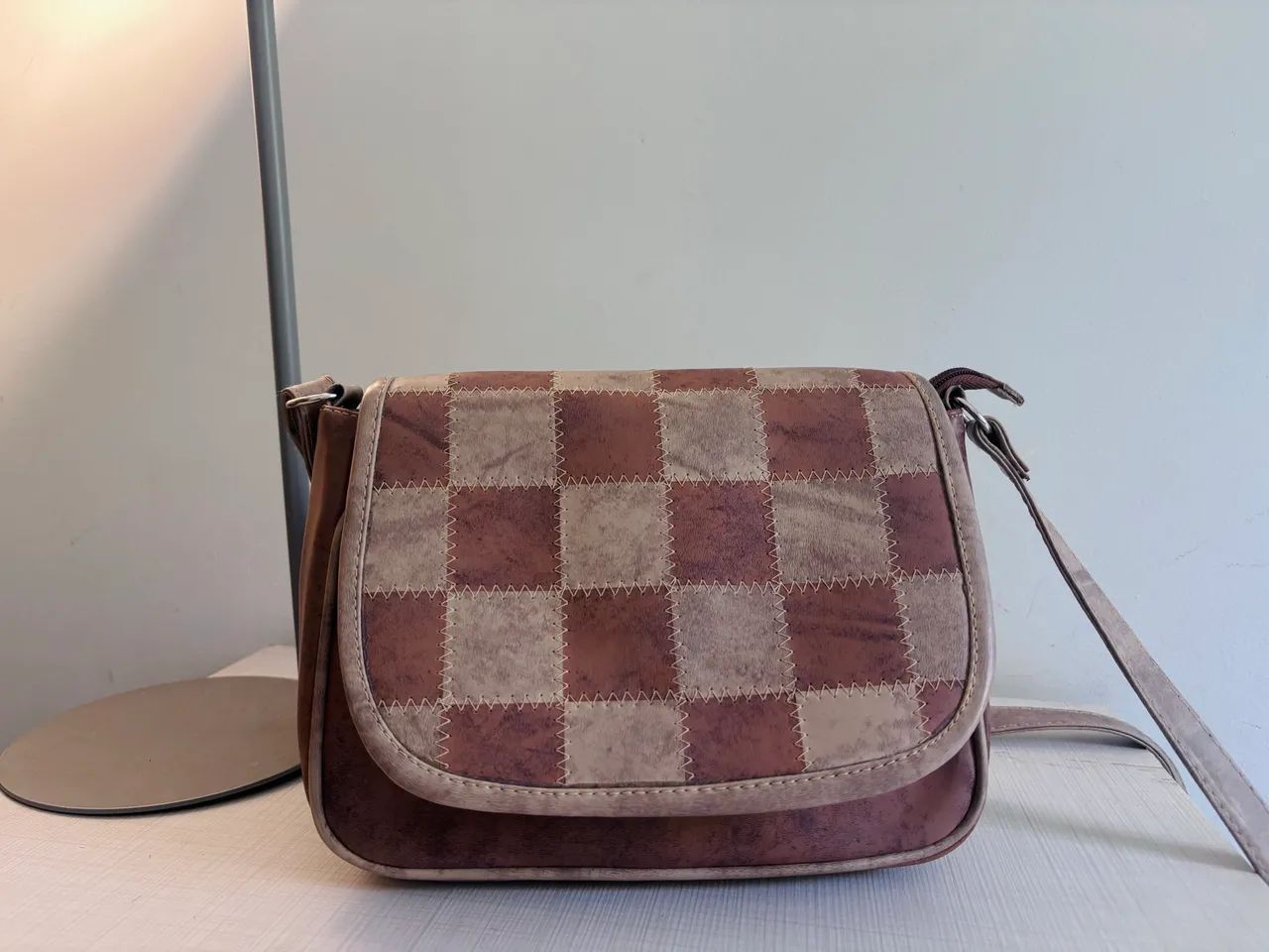 bolsa de couro legítimo artesanal xadrez  - Foto 4
