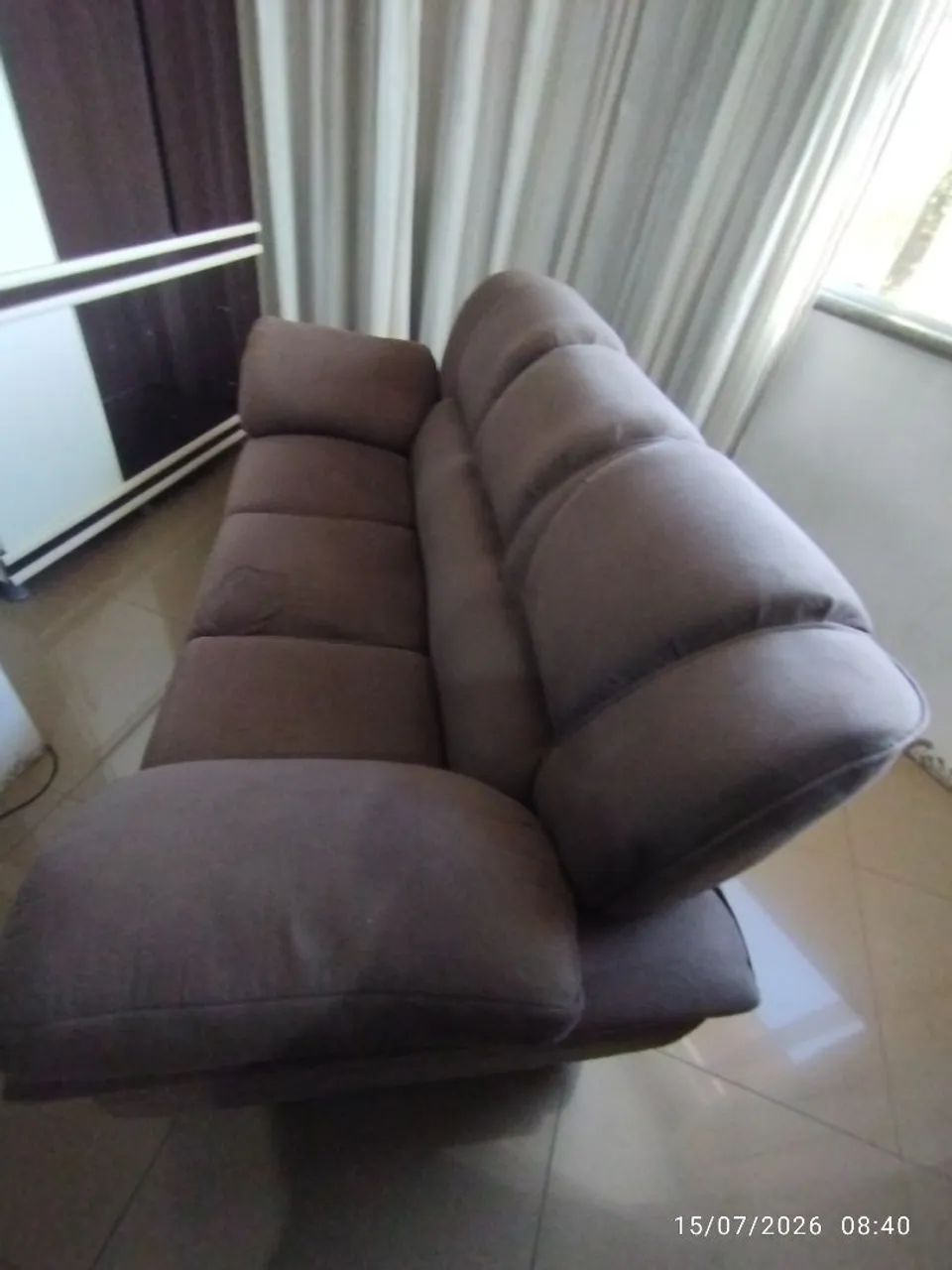 Vendo sofá três lugares no Suede - Foto 2