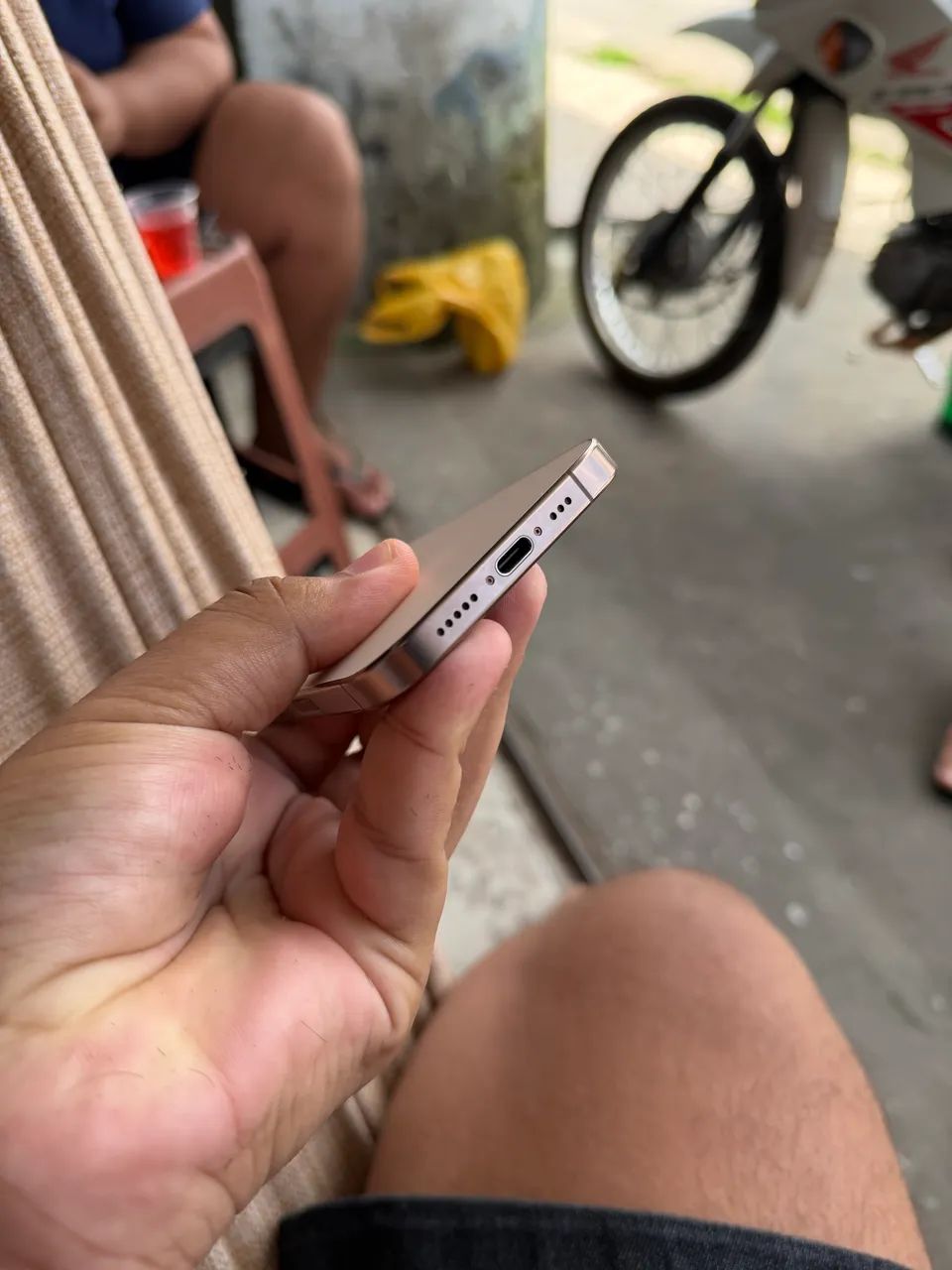 iPhone 16 pro 256gb - Foto 5