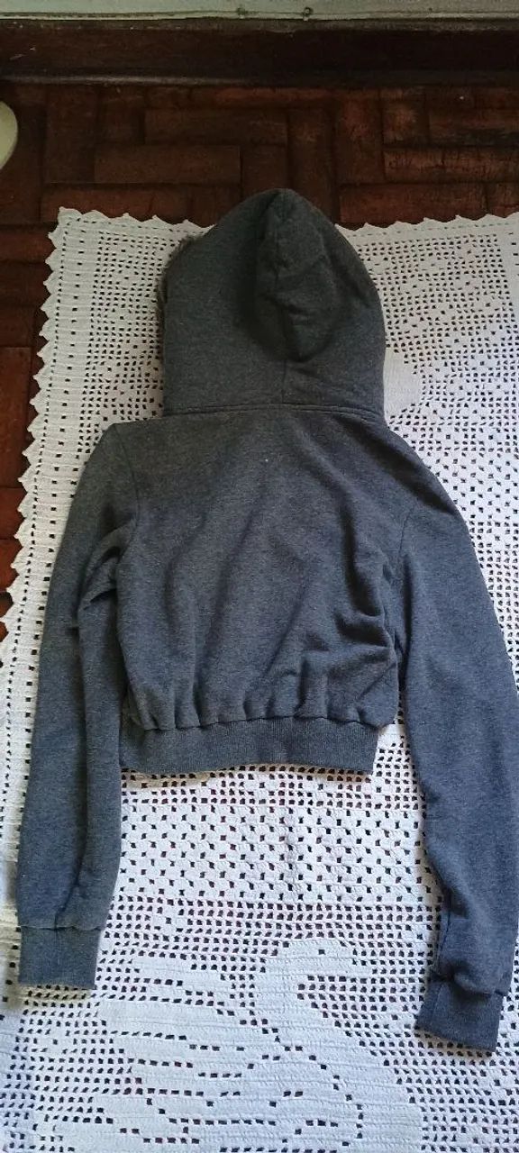 Jaqueta  moletom cinza com capuz linda  - Foto 2