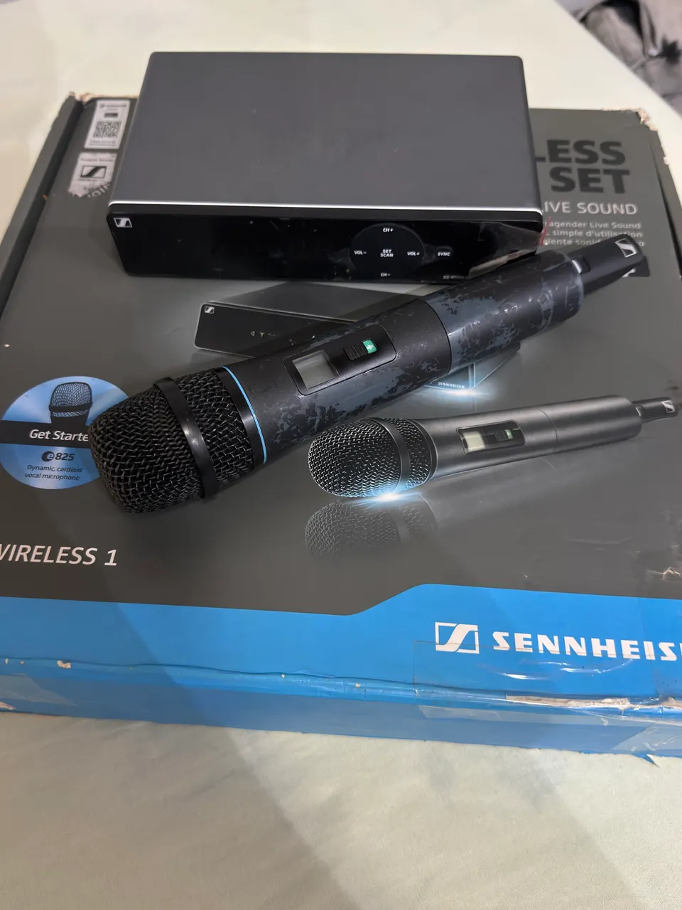 Microfone Condensador Profissional AKG C214 - Microfones e