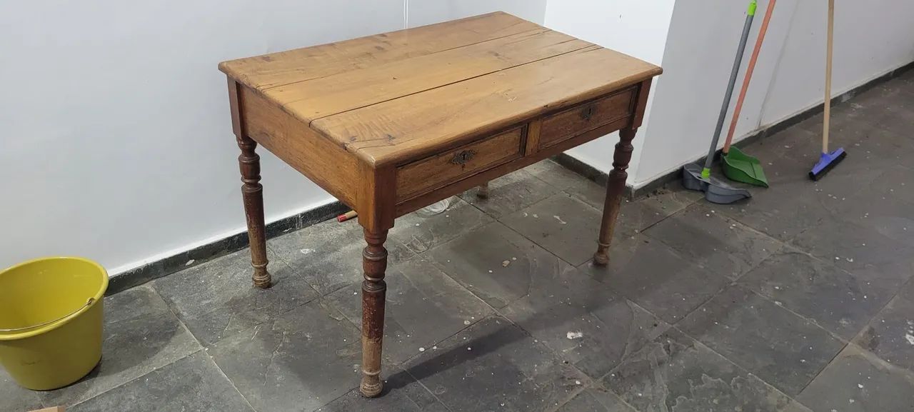 Mesa rústica de Madeira