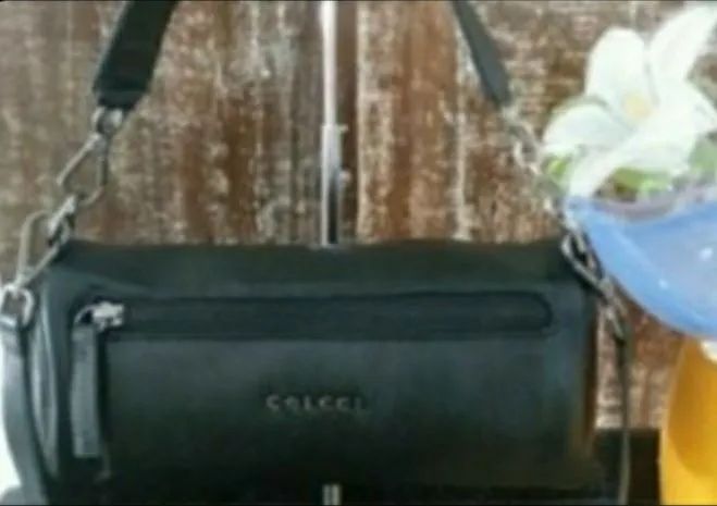 BOLSA EM COURO LEGÍTIMO, MARCA COLCCI. NOVA! - Foto 2