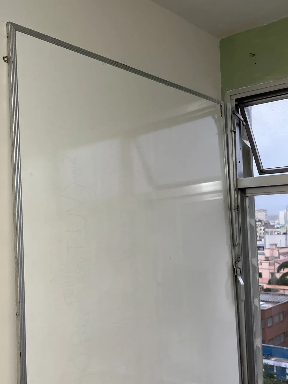 Quadro branco 2.30 x 140 - alumínio  - Foto 2