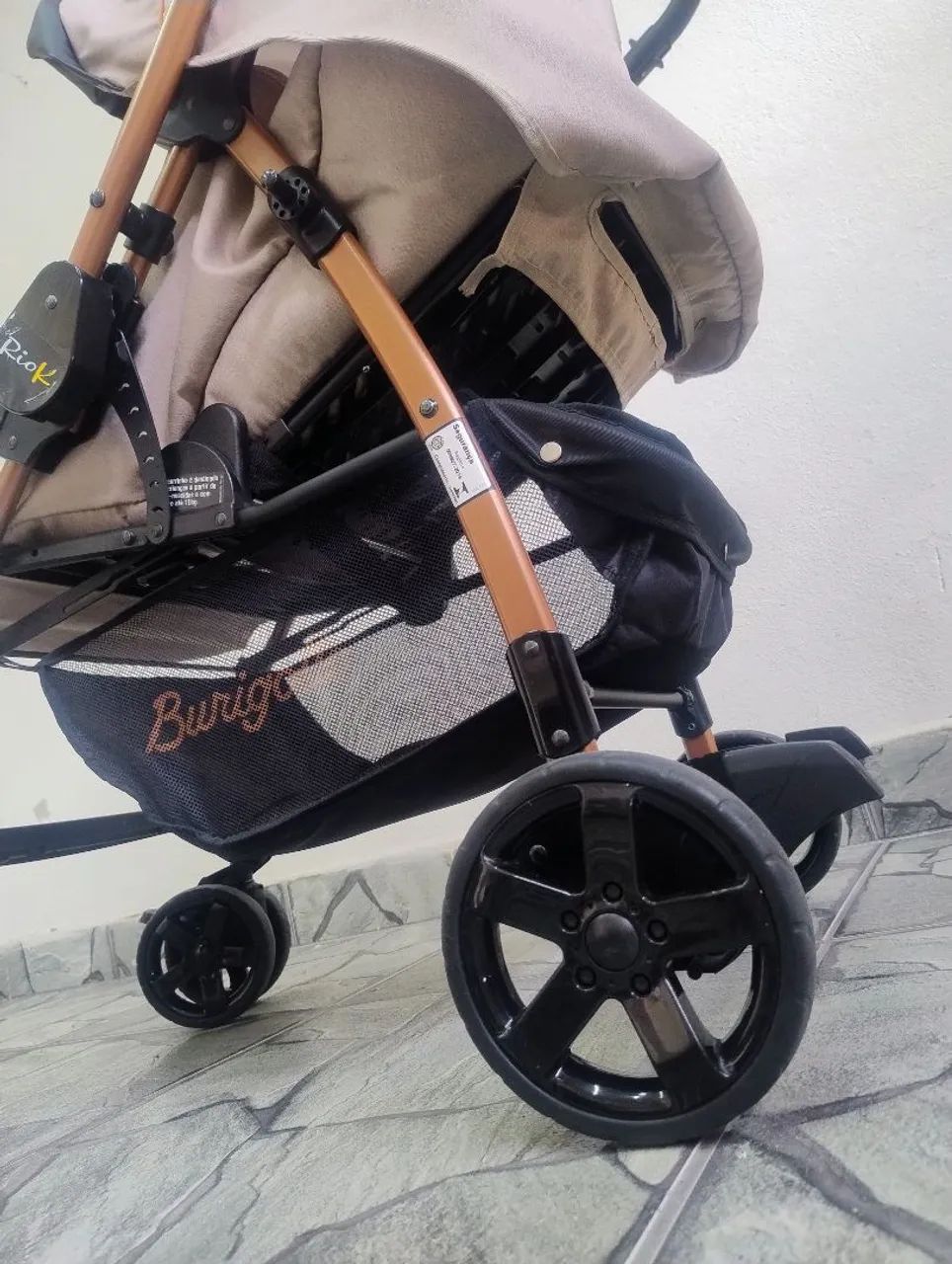 Carrinho de Bebê com Bebê Conforto Burigotto - Foto 3