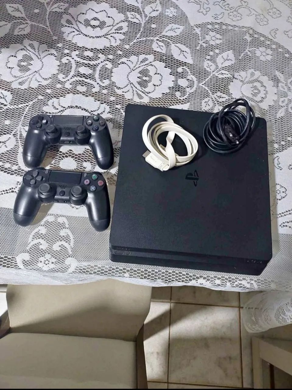 PS4 SLIM 1TB + 2 Controles com Garantia