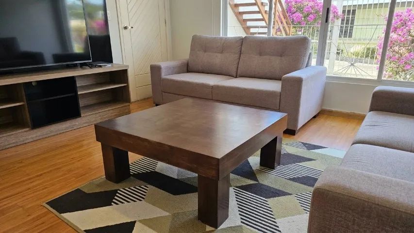 Mesa de centro em madeira maciça com acabamento em mdf - Foto 4