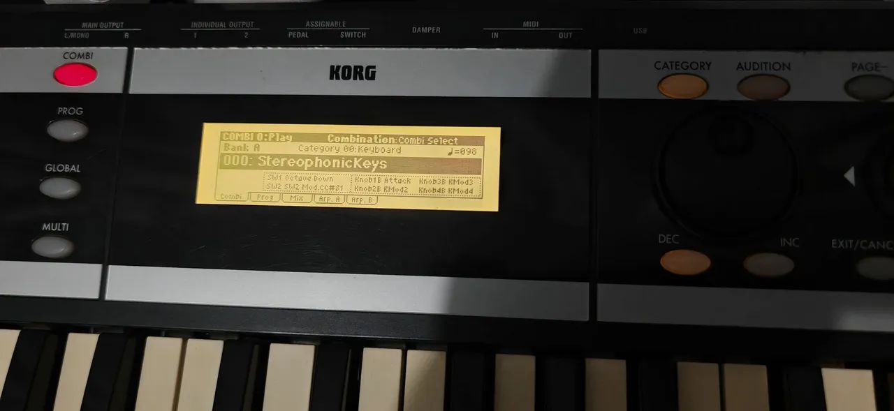 Teclado korg x50  - Foto 3