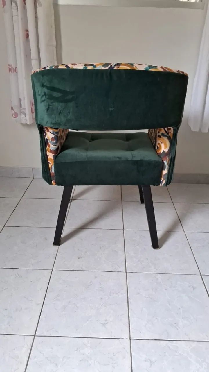 Móveis usados-Sofá em Couro e Poltrona de sala - Foto 5