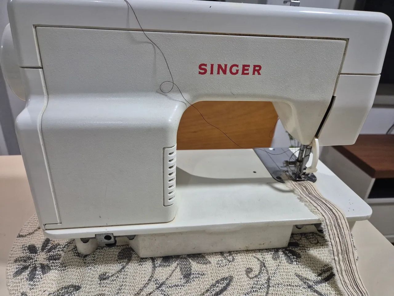 Maquina de costura zig-zag - Eletroportáteis Para Cozinha e