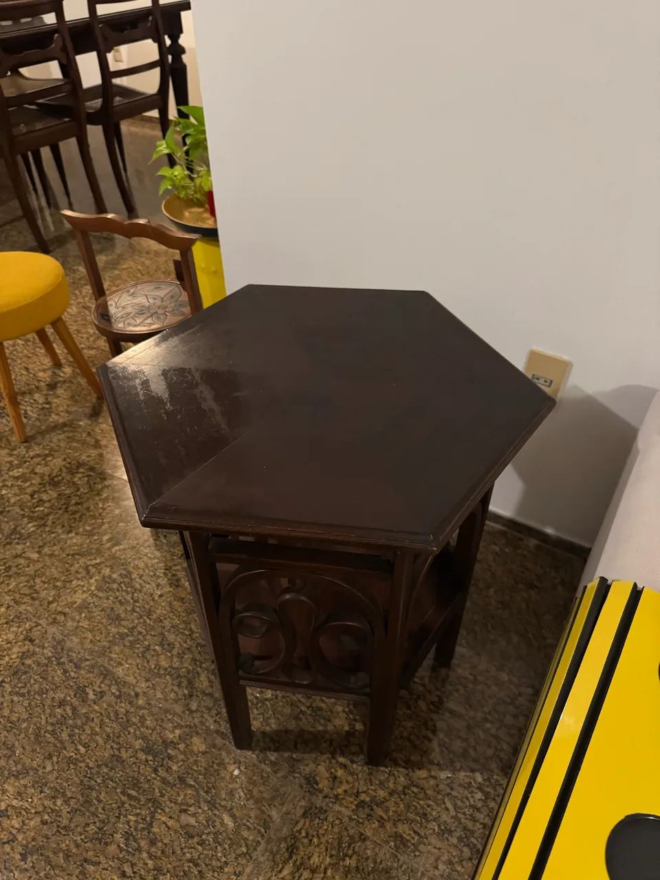 Mesa de madeira maciça 58x60 - Foto 2
