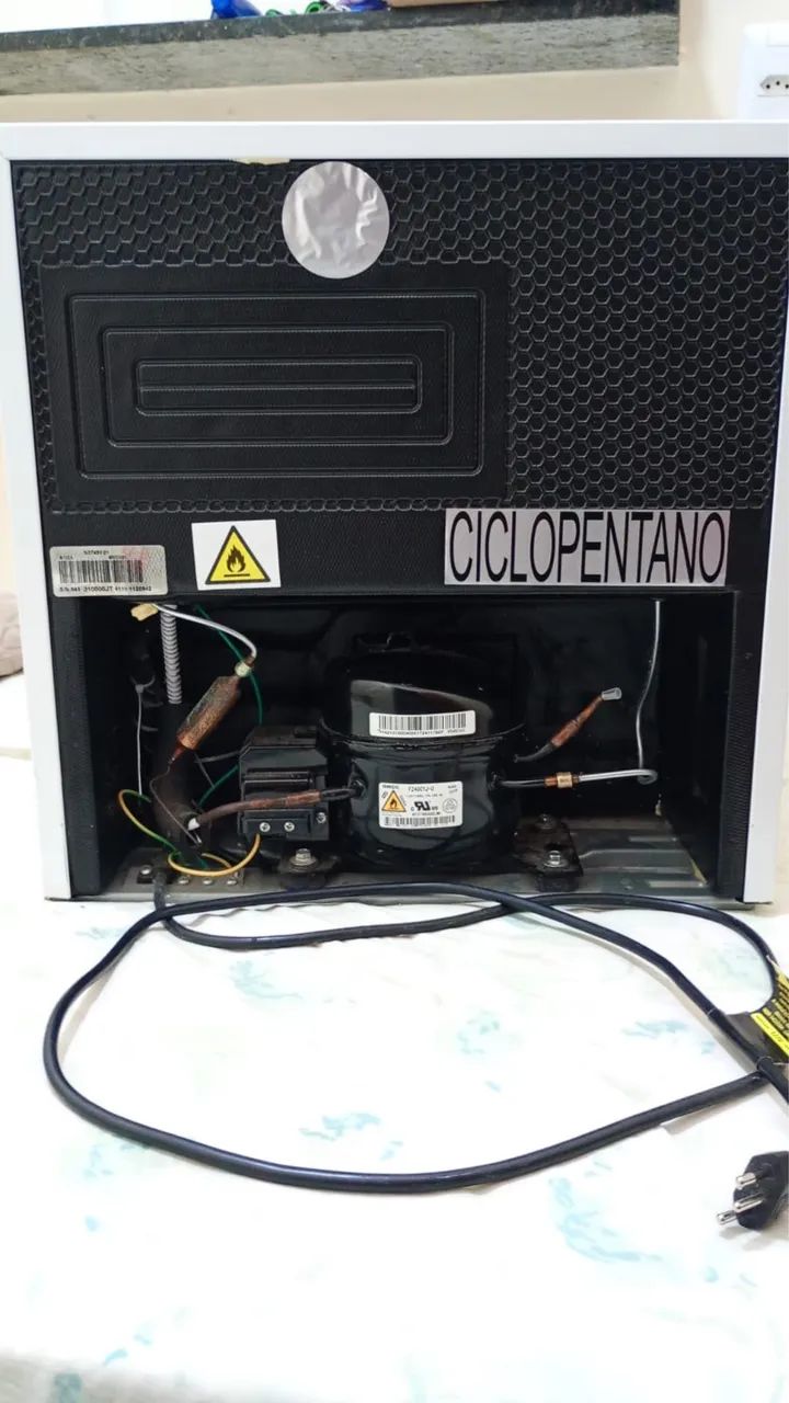 FRIGOBAR MIDEA 45L - 110V  - Foto 2