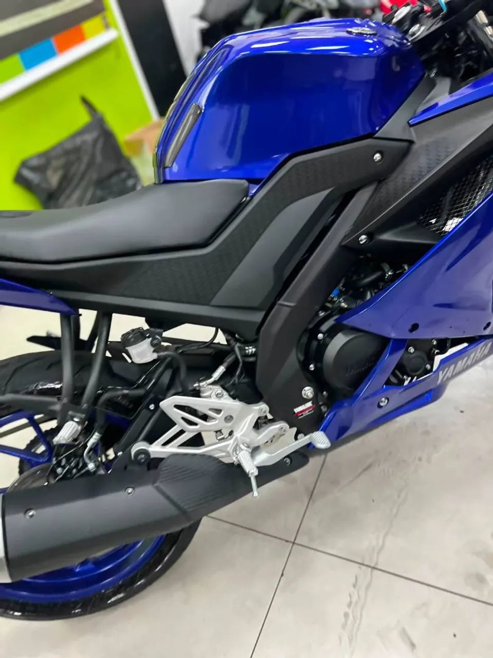 YAMAHA YZF R15 - Foto 4