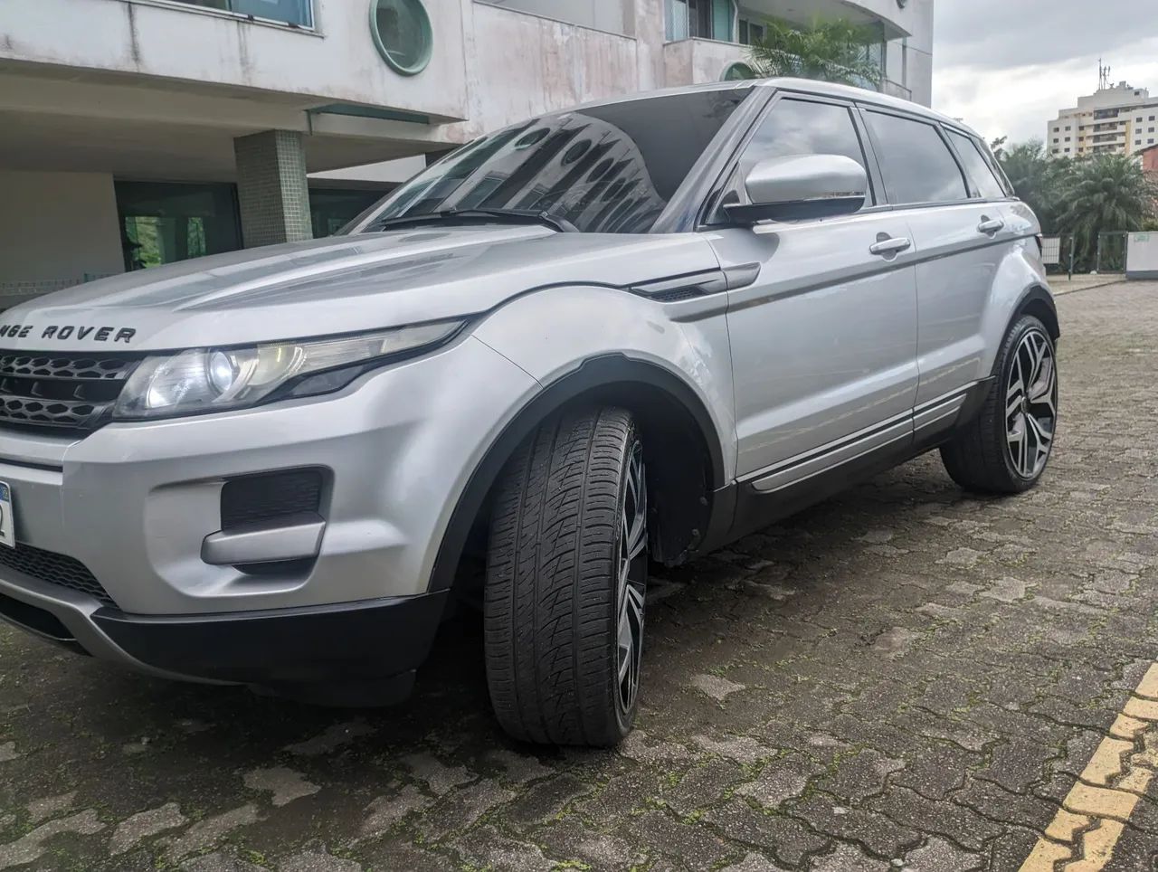 Land Rover Range Rover Evoque Pure 2.0 Aut. 5P 2012