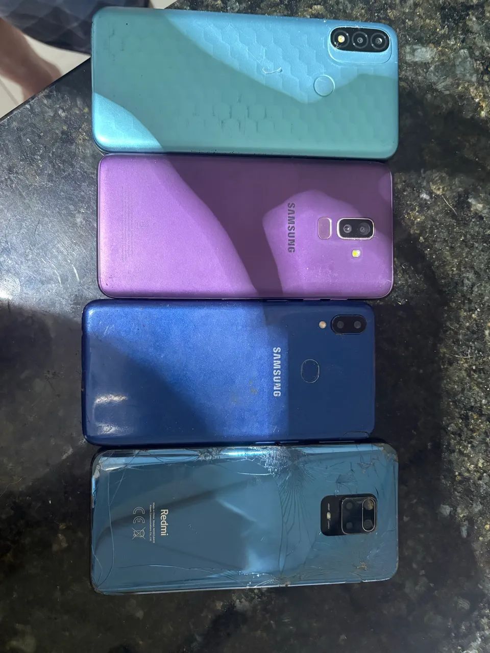 Vendo 4 celulares com display queimado 