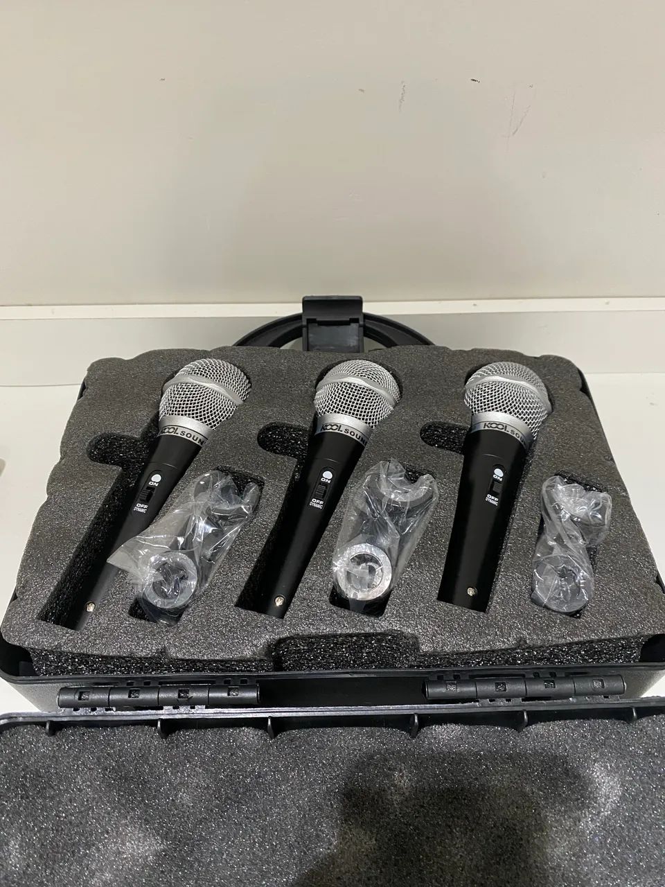 kit de microfones dinâmicos da marca Kool Sound, modelo KS-5000 Videoke. - Foto 3