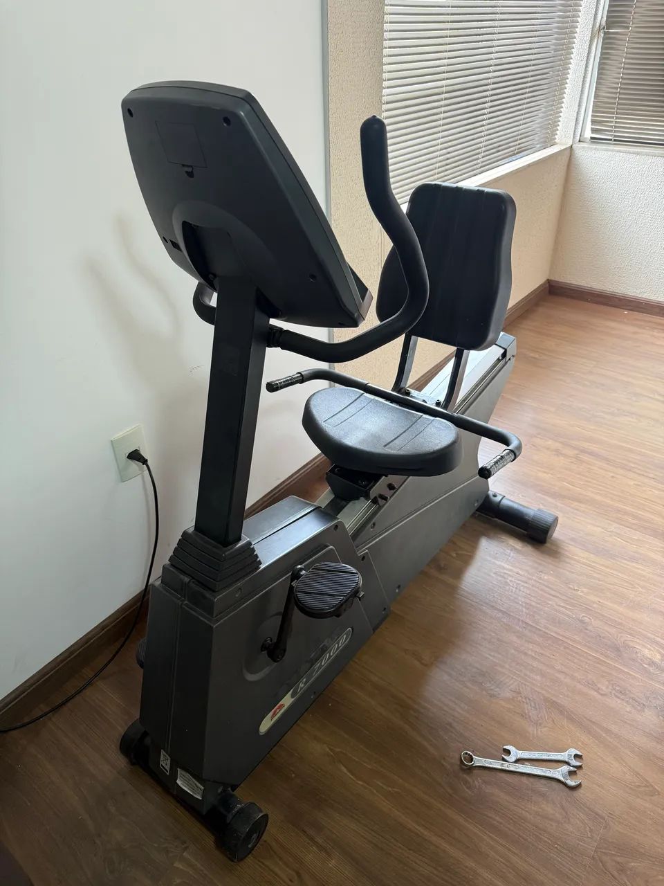 Bicicleta ergonometrica e Base de musculação  - Foto 3
