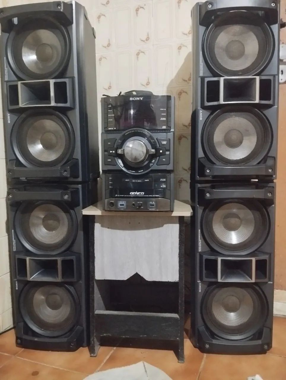 som Sony GTR 66 4 caixas para vender. com defeito o aparelho  - Foto 2
