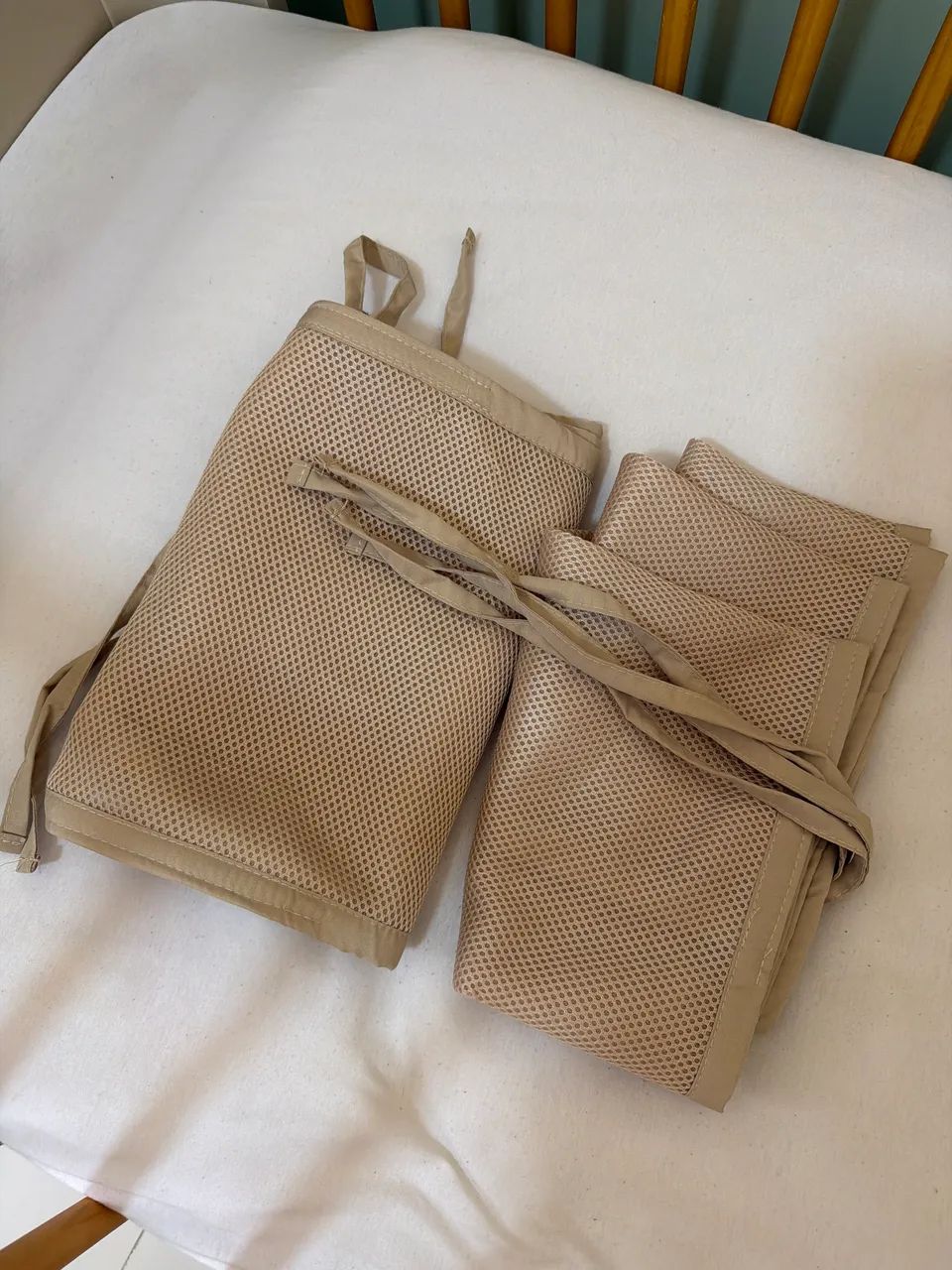 Tela respirável proteção de berço - bege