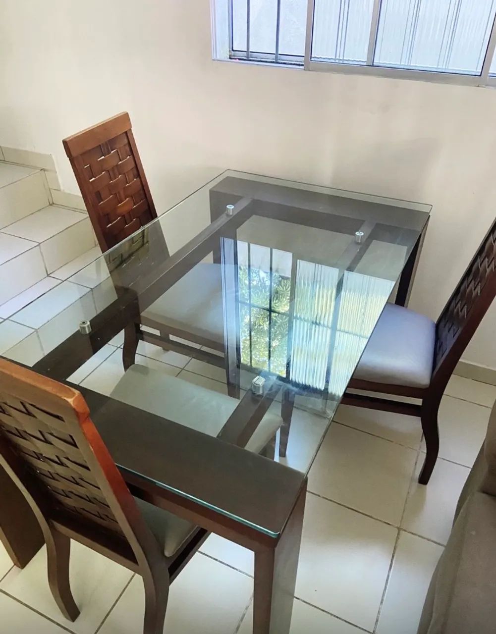 Mesa Tampo de Vidro 4 Cadeiras