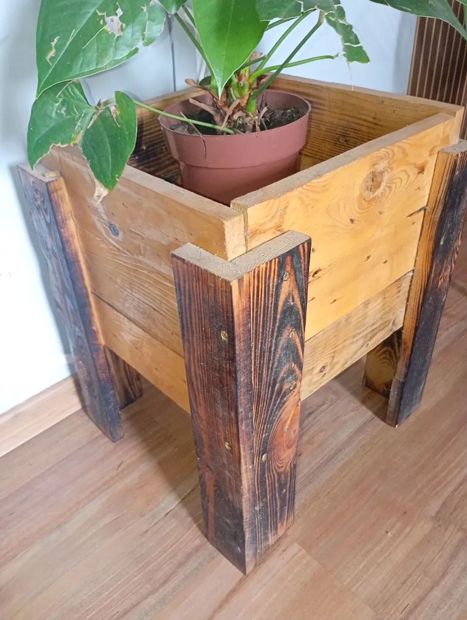 Vaso de madeira 