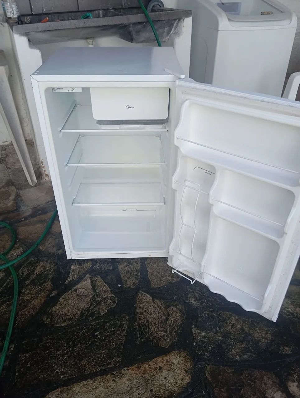 Frigobar Midea 124 Litros - 220V - Foto 3