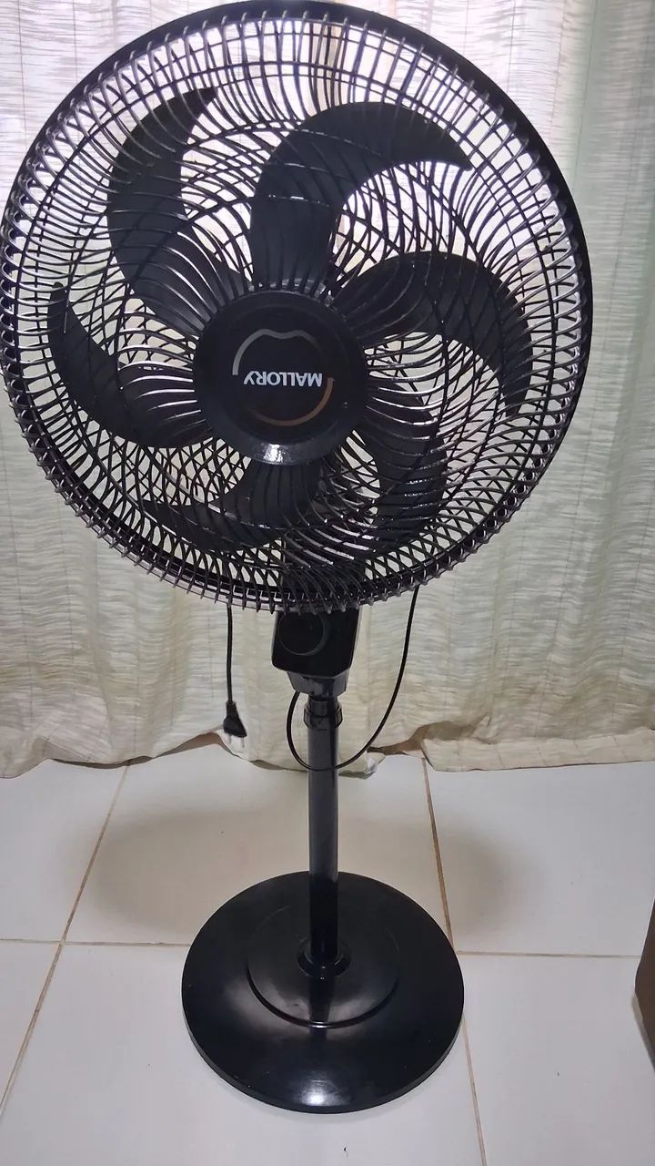 Ventilador semi novo mallory