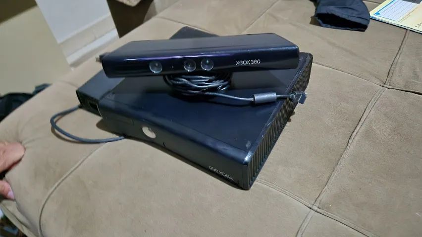 VIDEO GAME XBOX 360+KINECT+7 JOGOS - Foto 4