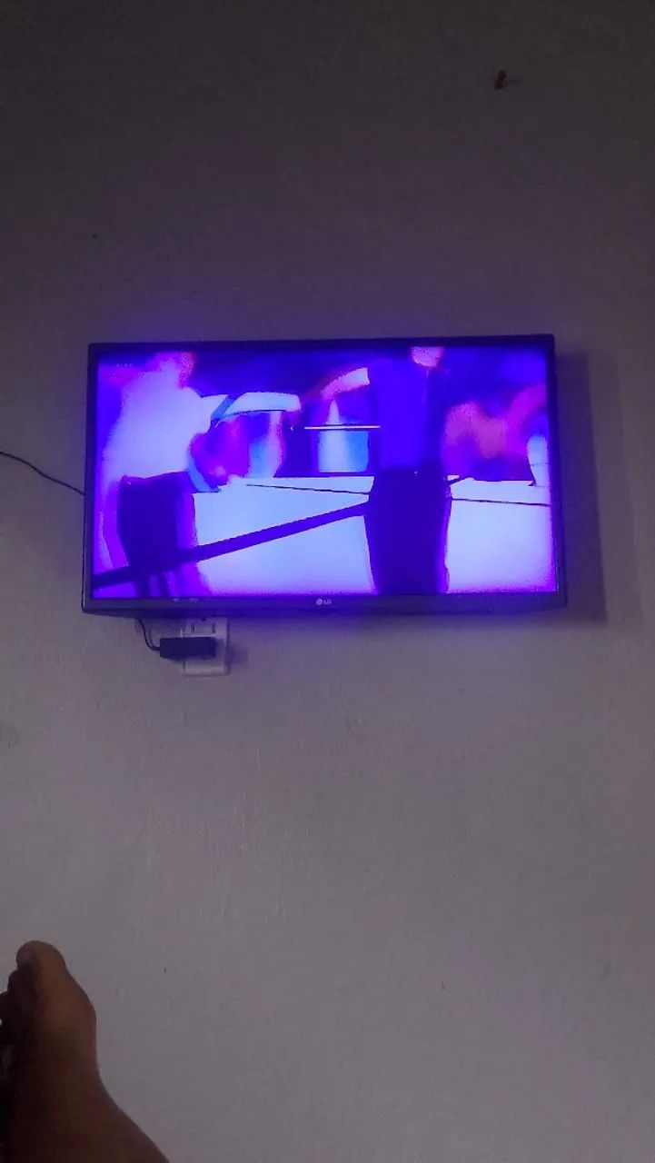 Vendo tv 32 polegadas não e smart  - Foto 2