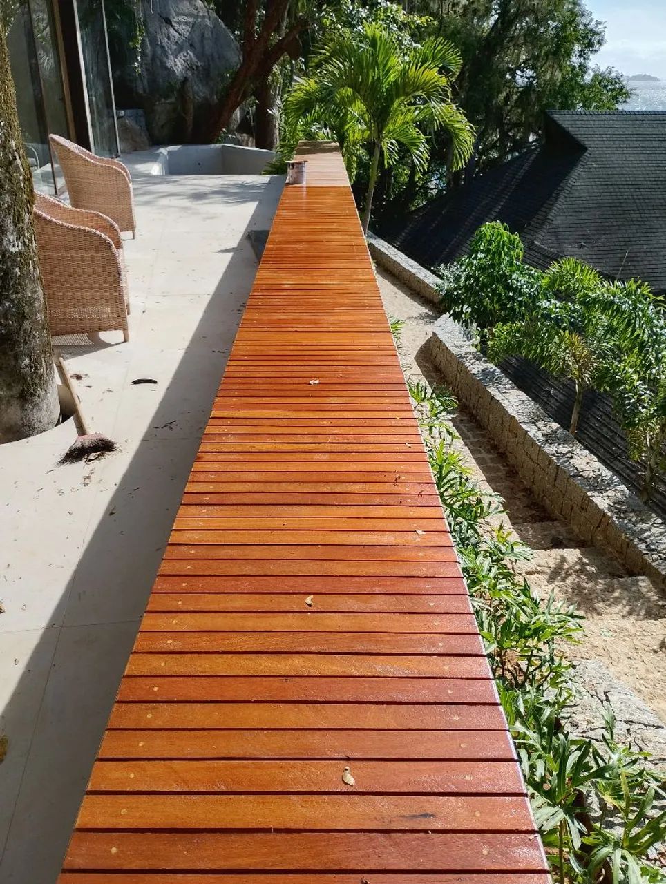 Preciso de marceneiro com experiência em decks de piscina 